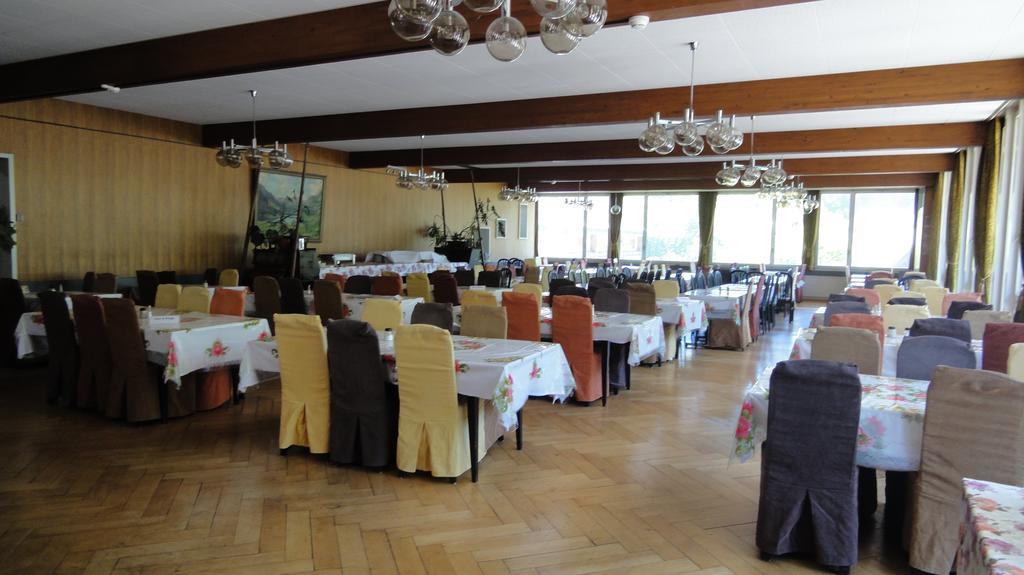 Hotel Loewen Lungern Buitenkant foto